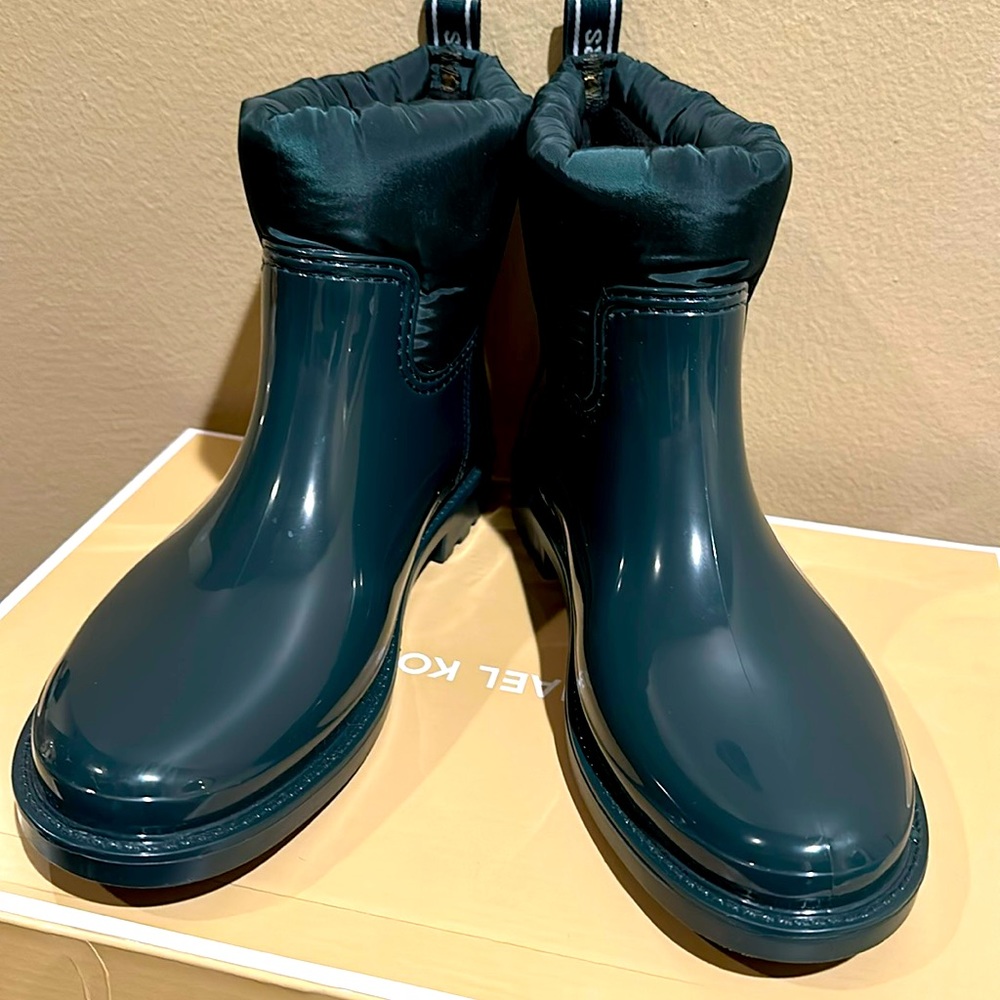 Michael Kors Blakely Logo Tape PVC/Nylon Rain Boot “Racing Green” LIKE NEW! SZ 9